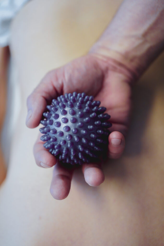 Triggerpunkt-Massage mit Noppenball in Stuttgart